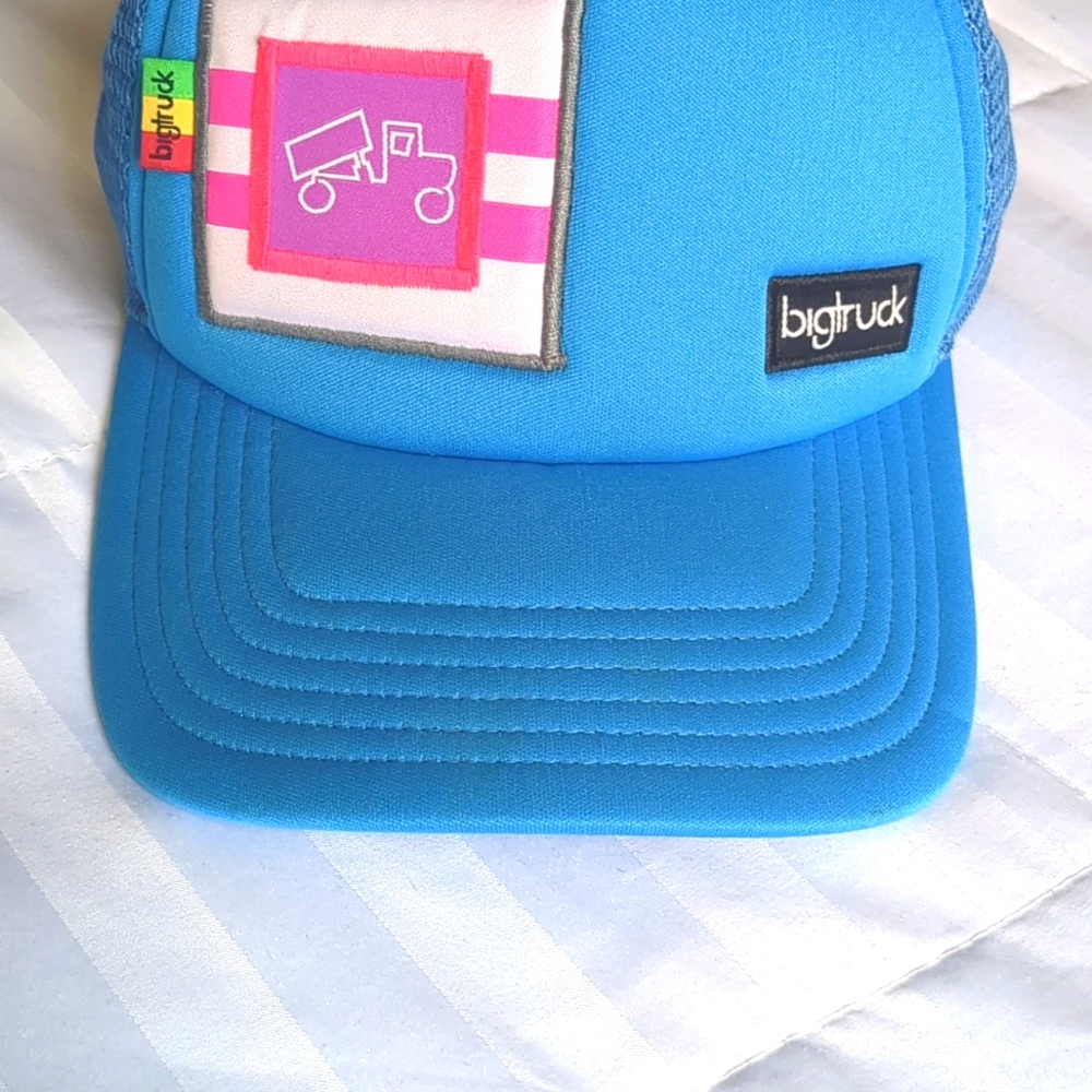 Bigtruck | Big Truck | blue & pink hat